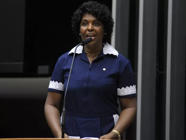 Image: Congresswoman Benedita da Silva (PT-RJ), on the floor of the Chamber of Deputies (Photo: Luis Macedo/Câmara).