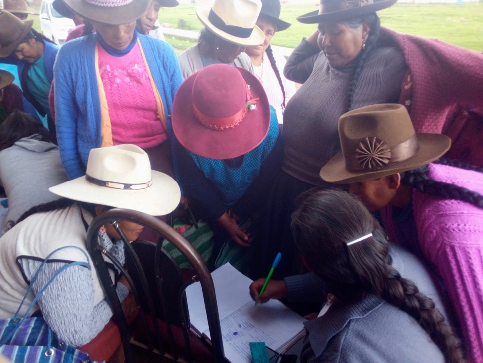 Figure 3: affected women signing into the meeting of the Association of Women Affected by Forced Sterilization-Anta in 2020. Photo by author